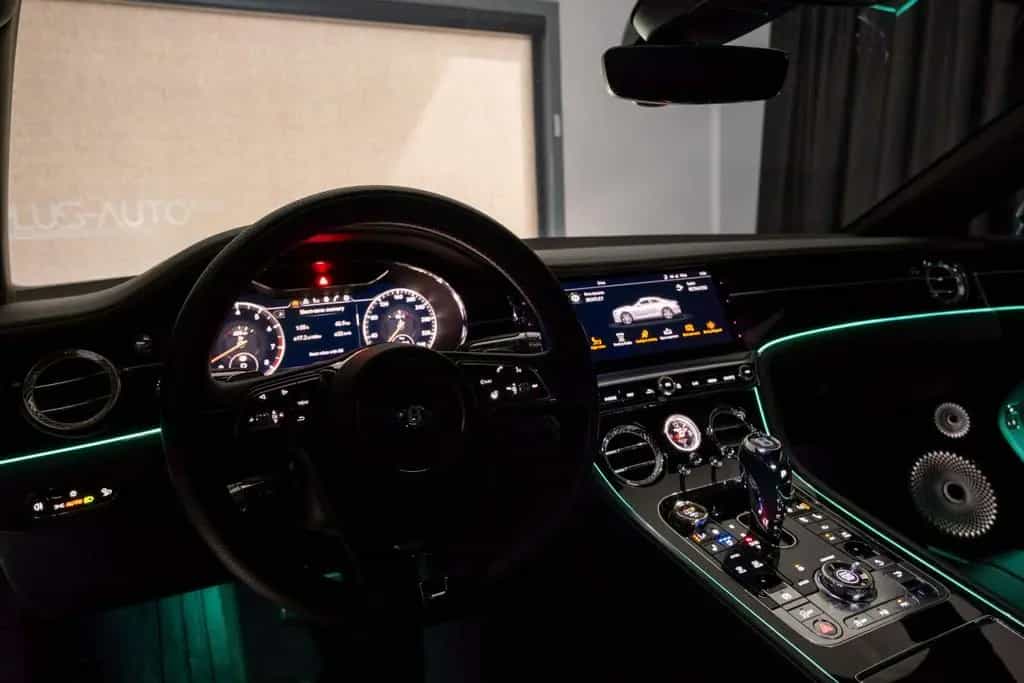 Bentley Continental GT V8 11/2020-photo-25