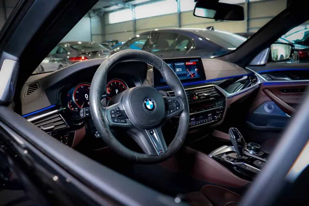 BMW M550 Lim xD PANO*BOWERS&WILKINS*VOLL*ACC*360° 08/2017-photo-13