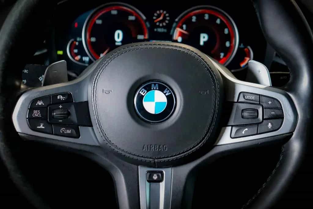 BMW M550 Lim xD PANO*BOWERS&WILKINS*VOLL*ACC*360° 08/2017-photo-22