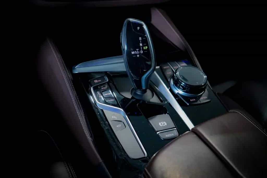 BMW M550 Lim xD PANO*BOWERS&WILKINS*VOLL*ACC*360° 08/2017-photo-23