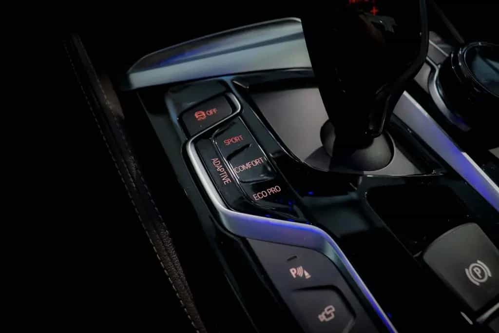 BMW M550 Lim xD PANO*BOWERS&WILKINS*VOLL*ACC*360° 08/2017-photo-29