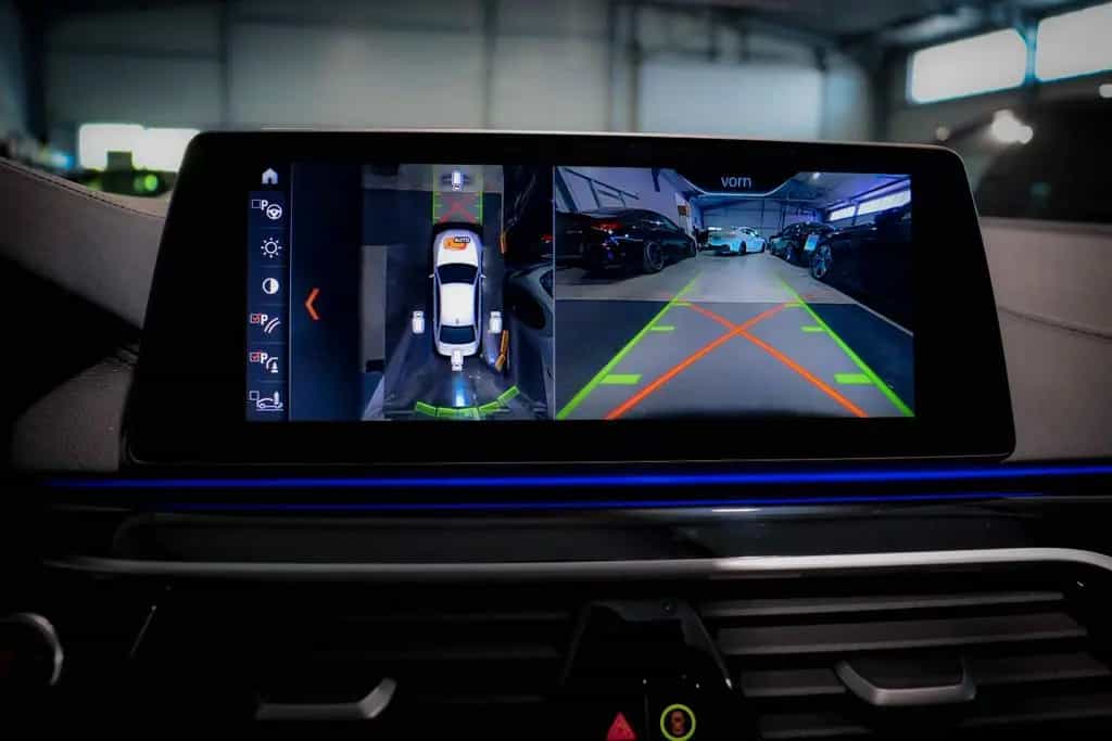BMW M550 Lim xD PANO*BOWERS&WILKINS*VOLL*ACC*360° 08/2017-photo-32