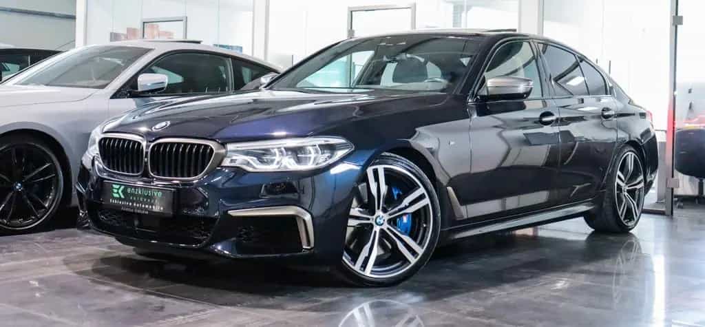 BMW M550 Lim xD PANO*BOWERS&WILKINS*VOLL*ACC*360° 08/2017-photo-3