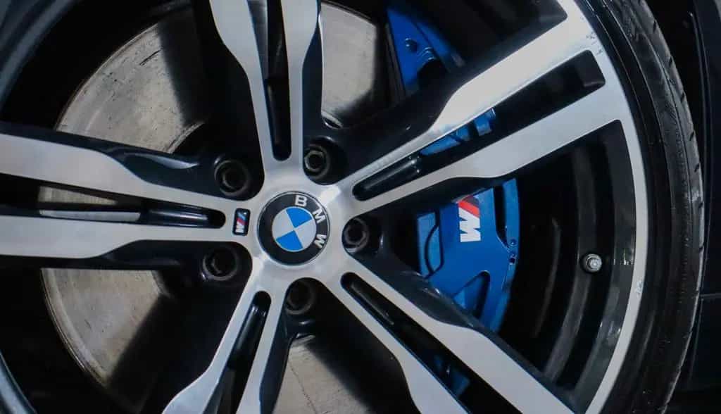 BMW M550 Lim xD PANO*BOWERS&WILKINS*VOLL*ACC*360° 08/2017-photo-45