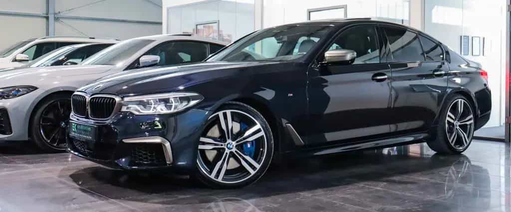 BMW M550 Lim xD PANO*BOWERS&WILKINS*VOLL*ACC*360° 08/2017-photo-5