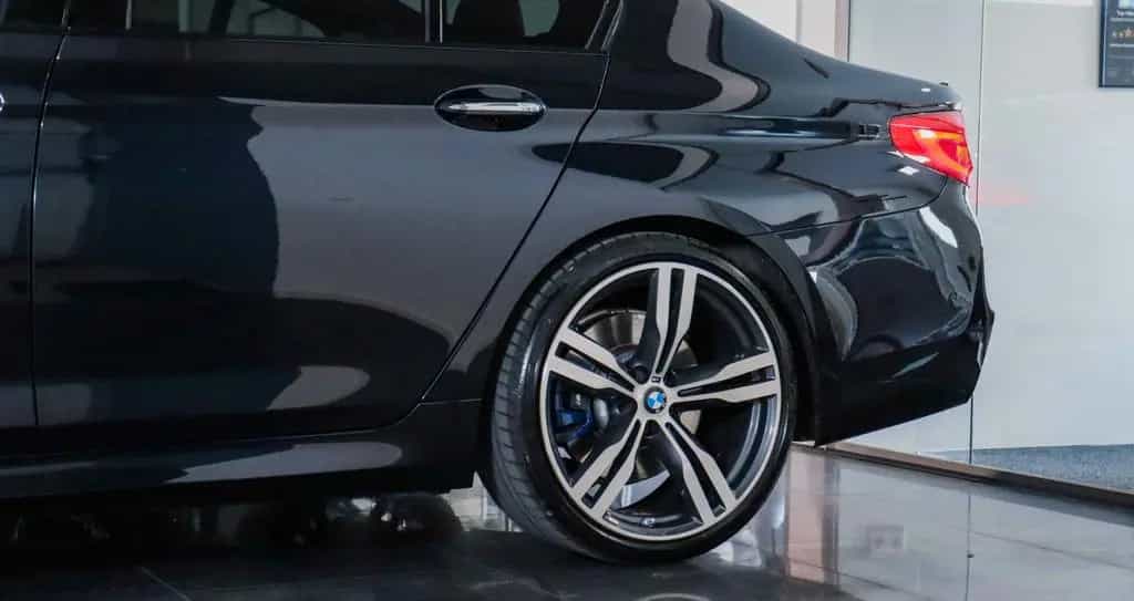 BMW M550 Lim xD PANO*BOWERS&WILKINS*VOLL*ACC*360° 08/2017-photo-8