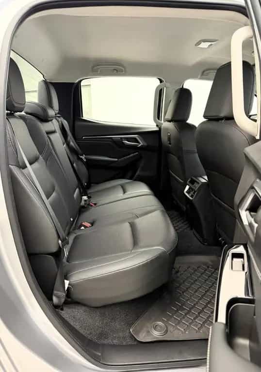 Isuzu D-Max 4x4 °Rollo°AHK°SHZ°PDC°RFK°Garantie° 05/2022-photo-21