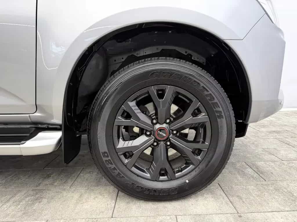 Isuzu D-Max 4x4 °Rollo°AHK°SHZ°PDC°RFK°Garantie° 05/2022-photo-22