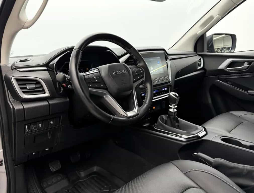 Isuzu D-Max 4x4 °Rollo°AHK°SHZ°PDC°RFK°Garantie° 05/2022-photo-9