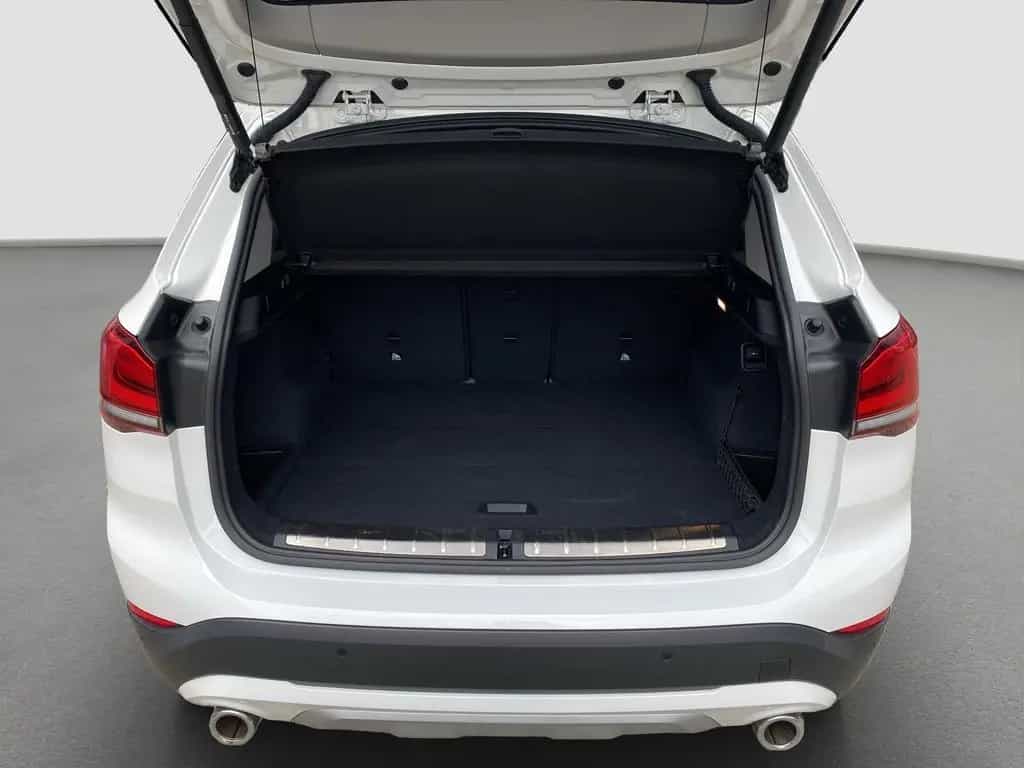 BMW X1 xDrive20d xLine ACC LED SpurAss AHK HUD RFK 10/2019-photo-8