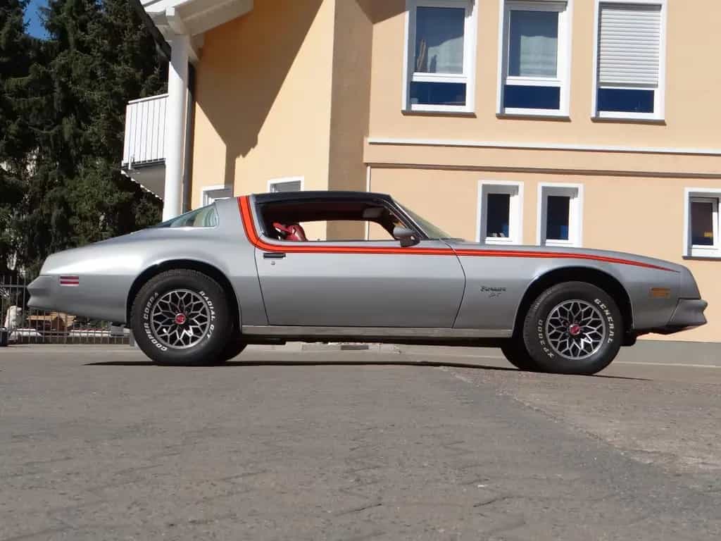 Pontiac Firebird ~ 400cui/V8 ~ ungeschweißt ~ matching 02/1976-photo-9