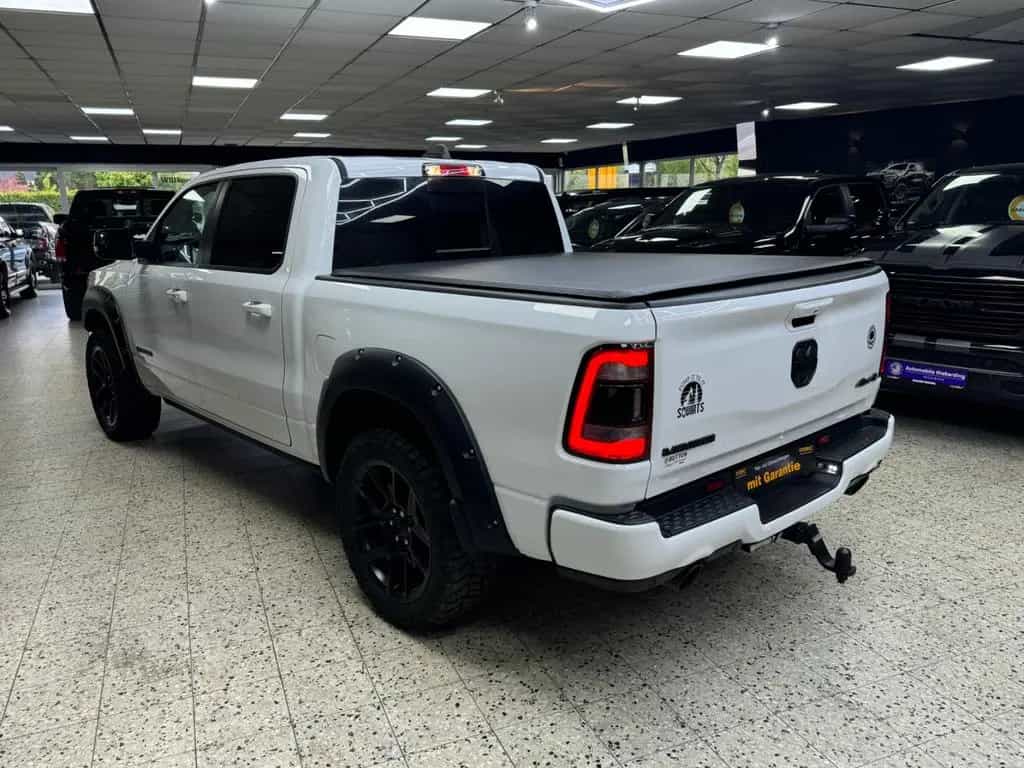 Dodge RAM 5.7 HEMI 4X4 / Laramie / CrewCab / Night.Edt 03/2021-photo-10