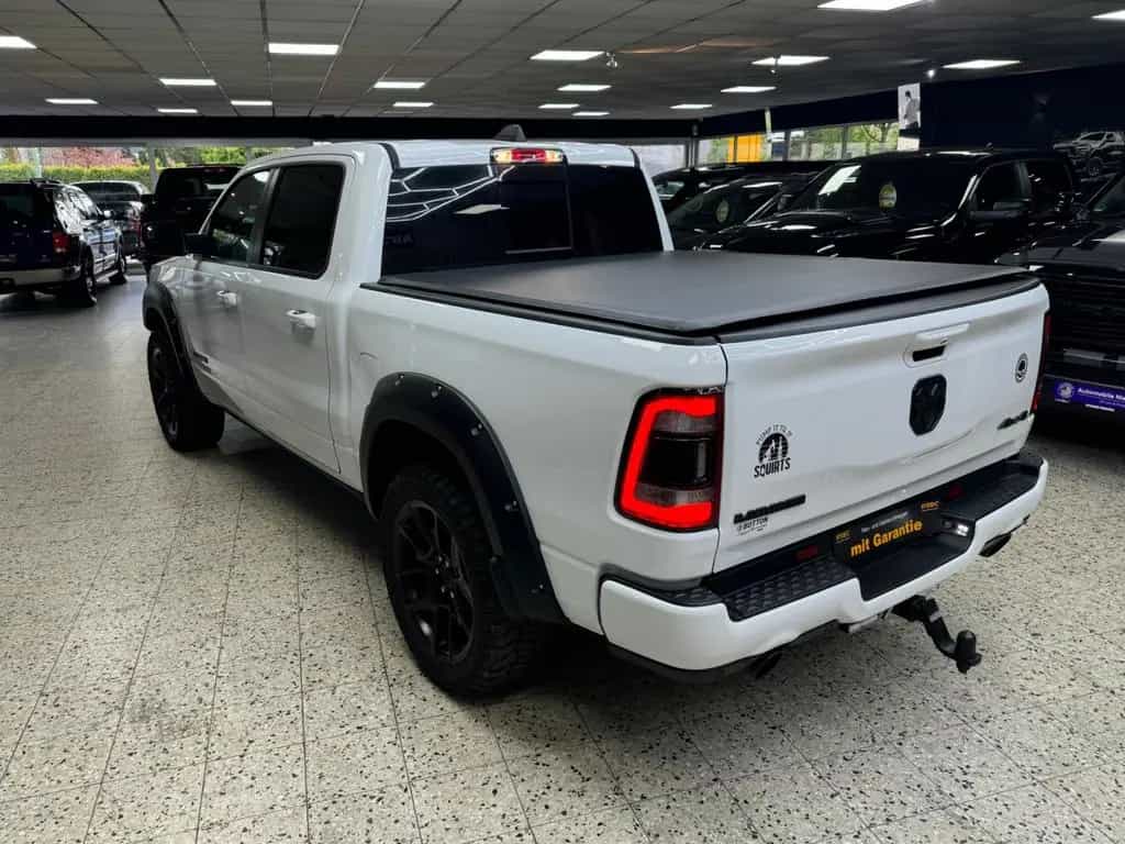 Dodge RAM 5.7 HEMI 4X4 / Laramie / CrewCab / Night.Edt 03/2021-photo-14