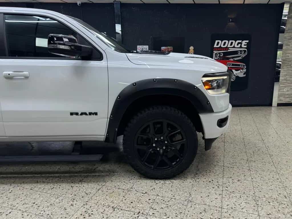 Dodge RAM 5.7 HEMI 4X4 / Laramie / CrewCab / Night.Edt 03/2021-photo-8
