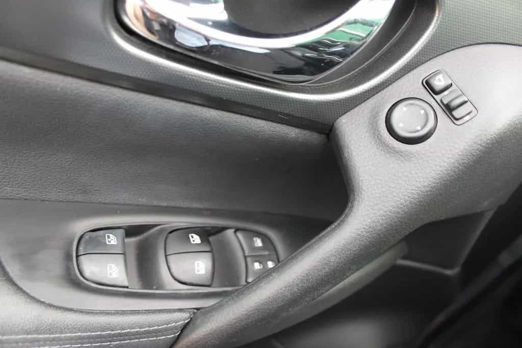 Nissan Qashqai N-Connecta/ Kamera/ Glasdach/ SHZ/ 39tkm 01/2020-photo-16