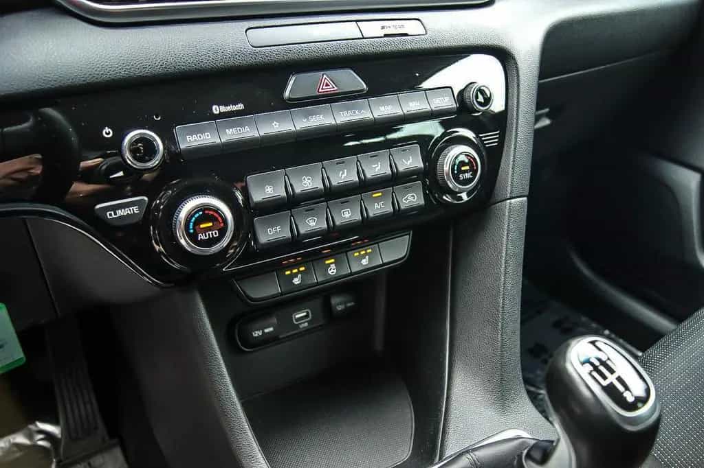 Kia Sportage 1.6 GDI Dream Team 2WD NAVI KAMERA 4SHZ 04/2019-photo-11