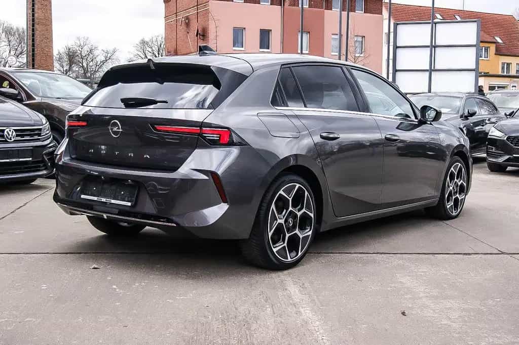 Opel Astra L 1.5 Aut ULTIMATE HEADUP ANHZV 360° PANO 08/2023-photo-3
