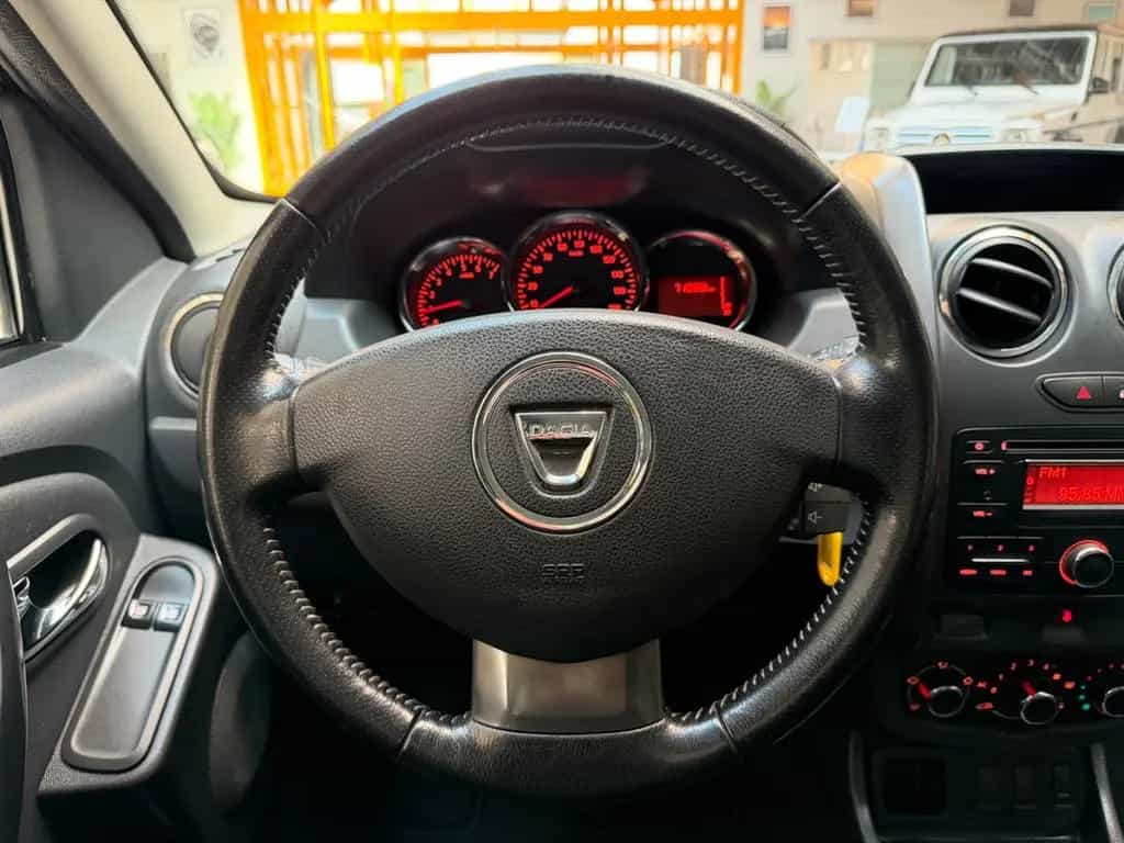 Dacia Duster 10/2014-photo-11