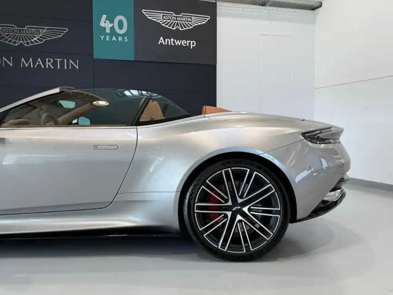 Aston Martin DB12 Volante 07/2025-photo-22