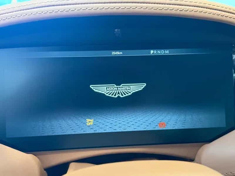 Aston Martin DB12 Volante 07/2025-photo-32