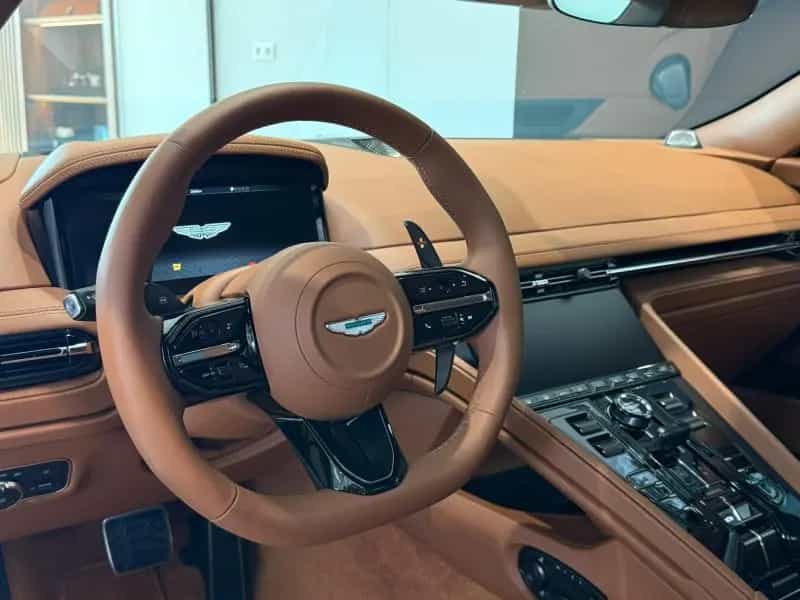 Aston Martin DB12 Volante 07/2025-photo-33