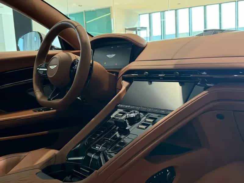 Aston Martin DB12 Volante 07/2025-photo-35