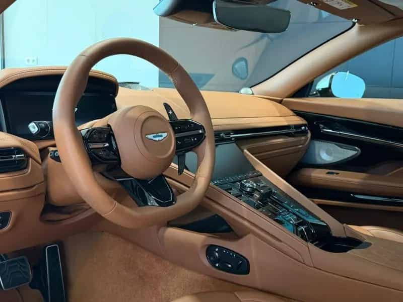 Aston Martin DB12 Volante 07/2025-photo-5