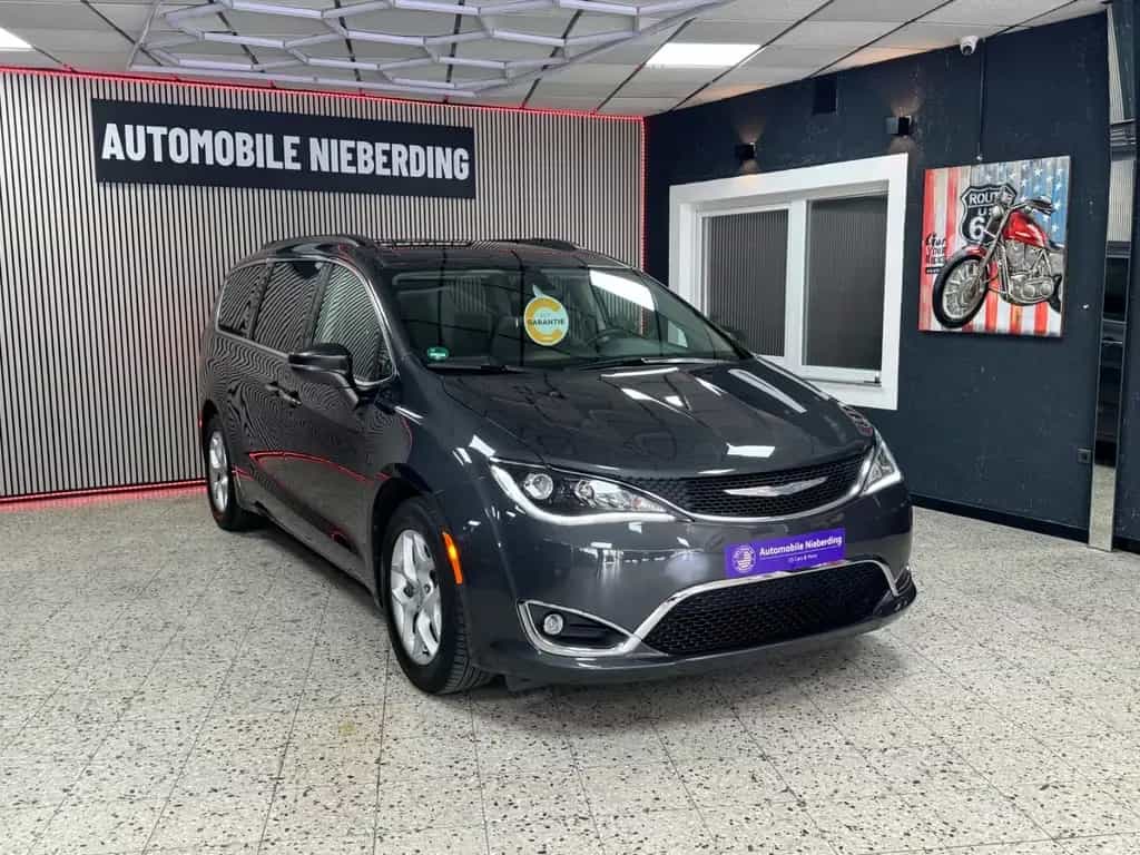 Chrysler Pacifica 3.6 V6 / Kamera / 8 Sitzer / TÜV NEU 10/2018-photo-0