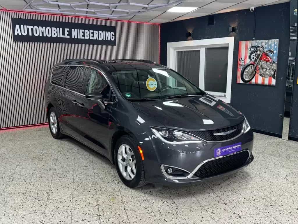 Chrysler Pacifica 3.6 V6 / Kamera / 8 Sitzer / TÜV NEU 10/2018-photo-1