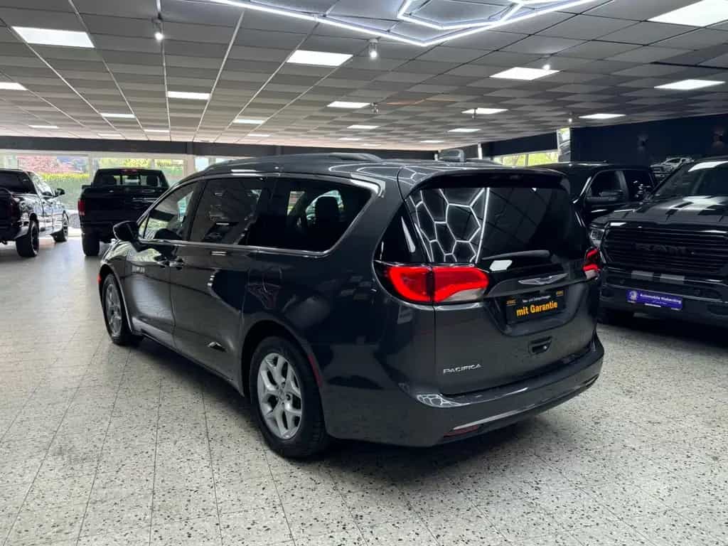 Chrysler Pacifica 3.6 V6 / Kamera / 8 Sitzer / TÜV NEU 10/2018-photo-12