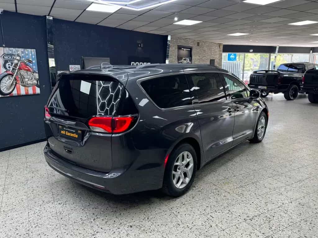 Chrysler Pacifica 3.6 V6 / Kamera / 8 Sitzer / TÜV NEU 10/2018-photo-14