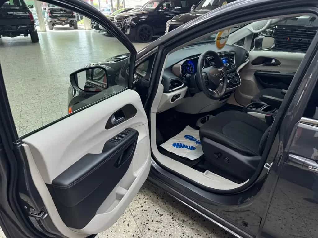 Chrysler Pacifica 3.6 V6 / Kamera / 8 Sitzer / TÜV NEU 10/2018-photo-18
