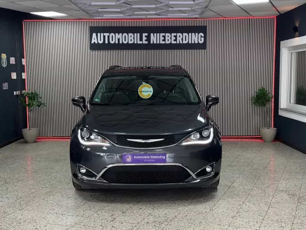 Chrysler Pacifica 3.6 V6 / Kamera / 8 Sitzer / TÜV NEU 10/2018-photo-2