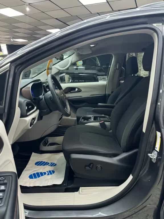 Chrysler Pacifica 3.6 V6 / Kamera / 8 Sitzer / TÜV NEU 10/2018-photo-20