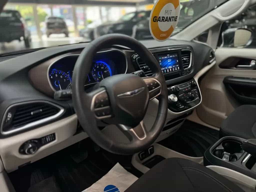 Chrysler Pacifica 3.6 V6 / Kamera / 8 Sitzer / TÜV NEU 10/2018-photo-23