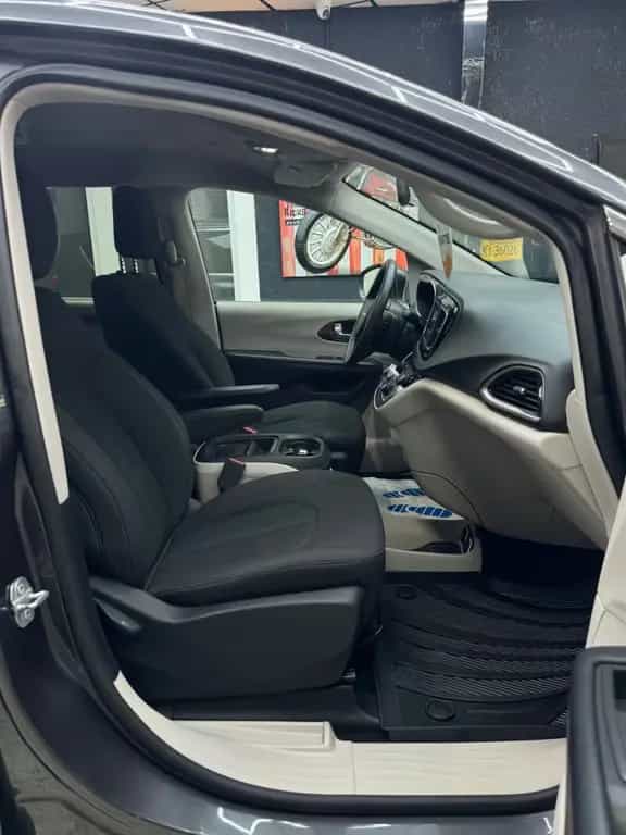 Chrysler Pacifica 3.6 V6 / Kamera / 8 Sitzer / TÜV NEU 10/2018-photo-26