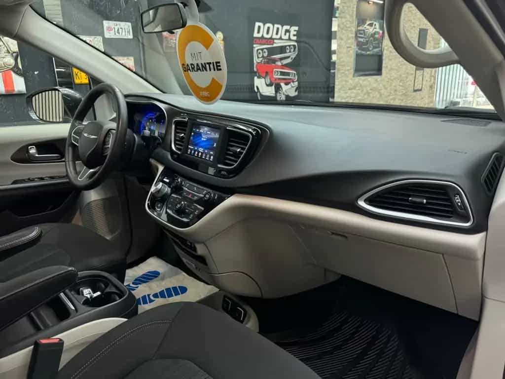 Chrysler Pacifica 3.6 V6 / Kamera / 8 Sitzer / TÜV NEU 10/2018-photo-27