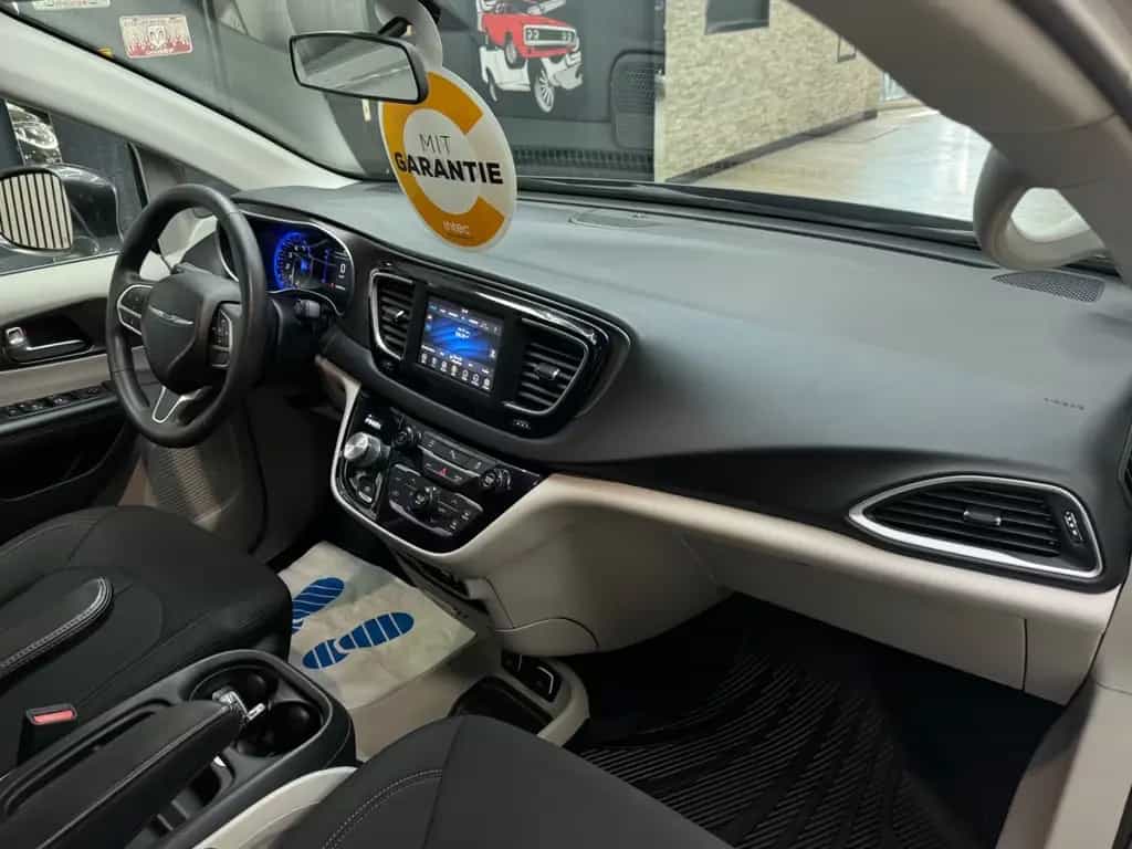 Chrysler Pacifica 3.6 V6 / Kamera / 8 Sitzer / TÜV NEU 10/2018-photo-28