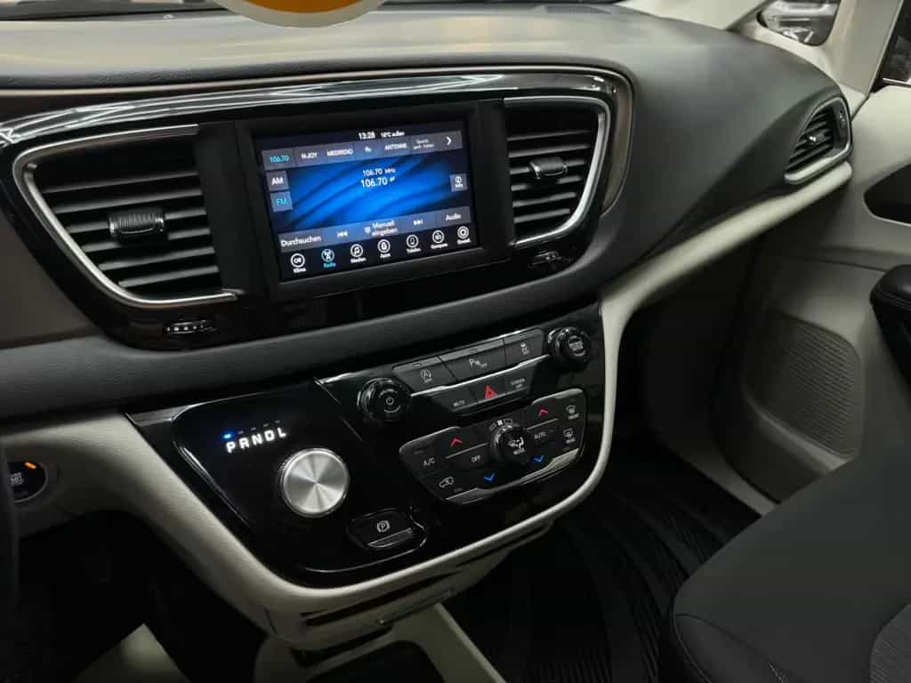Chrysler Pacifica 3.6 V6 / Kamera / 8 Sitzer / TÜV NEU 10/2018-photo-41
