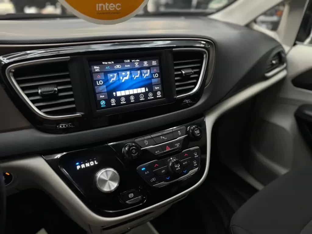 Chrysler Pacifica 3.6 V6 / Kamera / 8 Sitzer / TÜV NEU 10/2018-photo-42