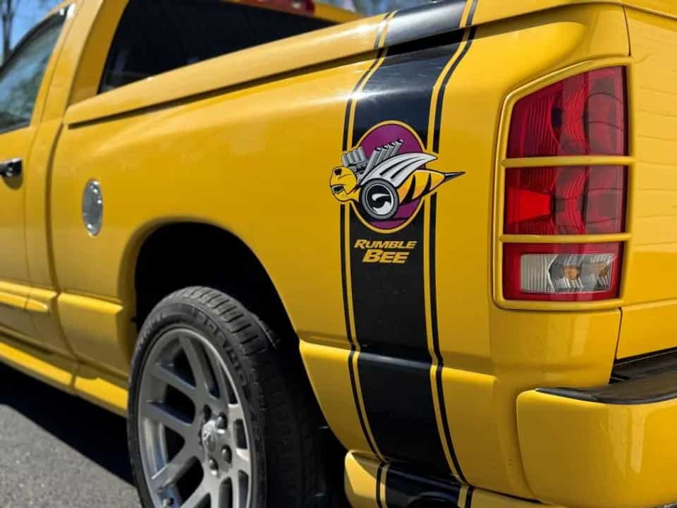Dodge RAM 5.7 V8 HEMI Single Cab ShortBed Rumble Bee 05/2004-photo-14