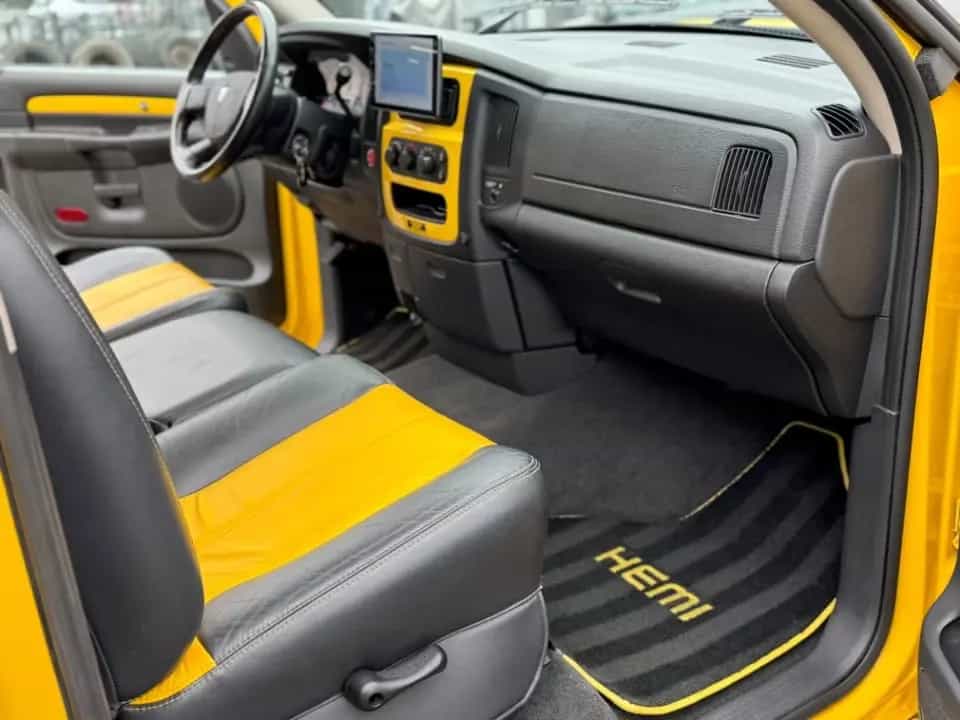 Dodge RAM 5.7 V8 HEMI Single Cab ShortBed Rumble Bee 05/2004-photo-2