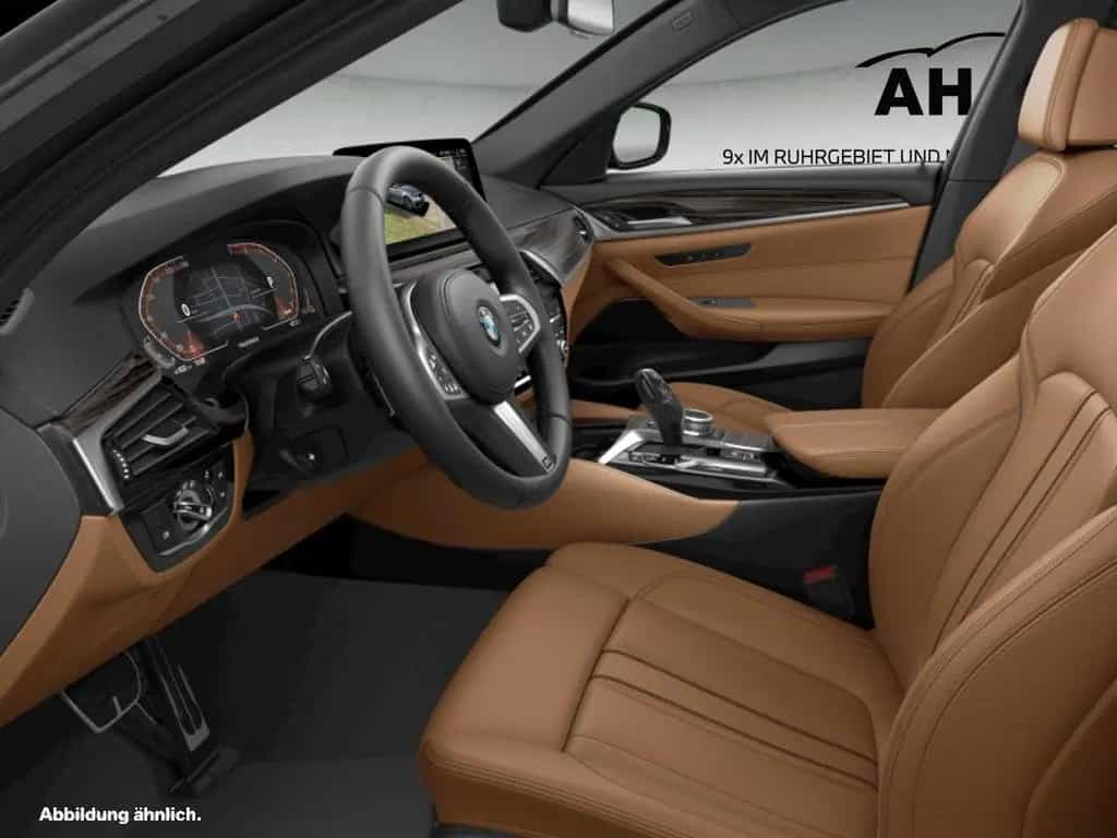 BMW 5 Series 530i xDrive Touring 06/2021-photo-2
