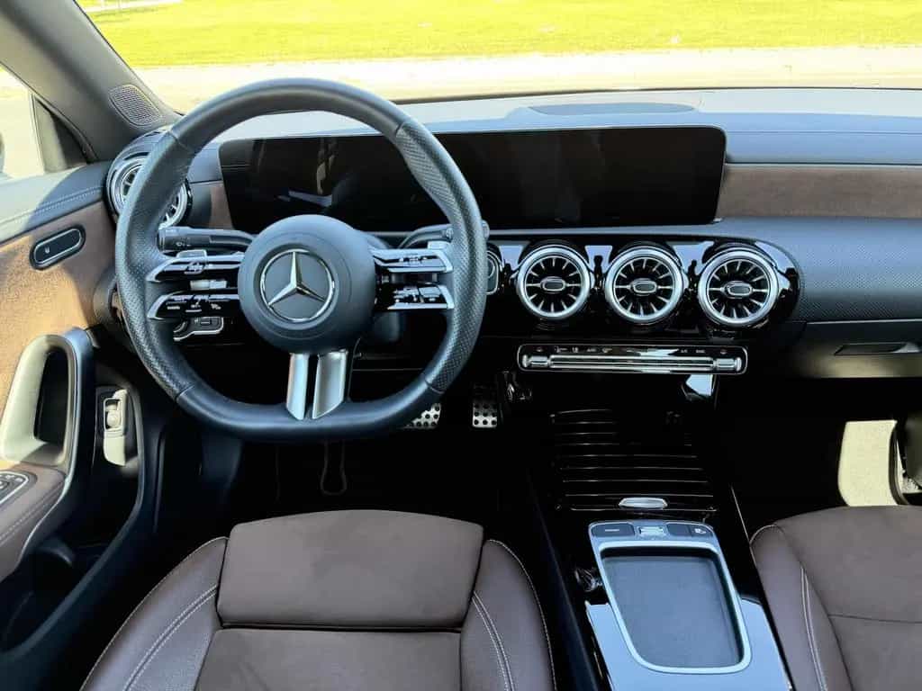 Mercedes-Benz CLA 180 AMG Line Aut. Navi+Leder+Led+Panorama 07/2024-photo-3