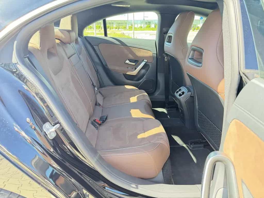 Mercedes-Benz CLA 180 AMG Line Aut. Navi+Leder+Led+Panorama 07/2024-photo-9