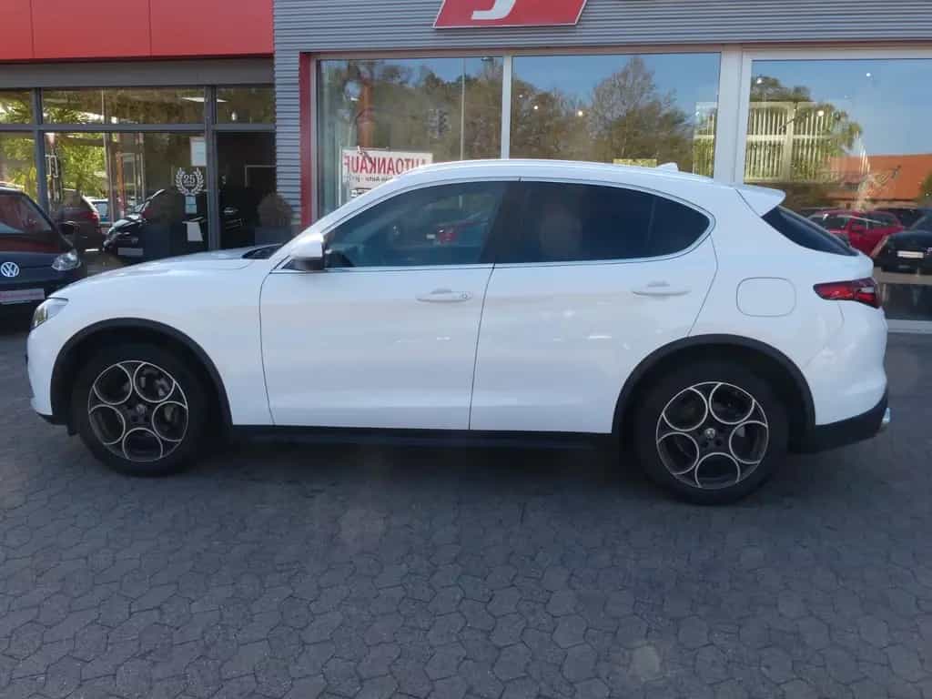 Alfa Romeo Stelvio Business Q4 Leder*Kamera*ACC 09/2020-photo-1