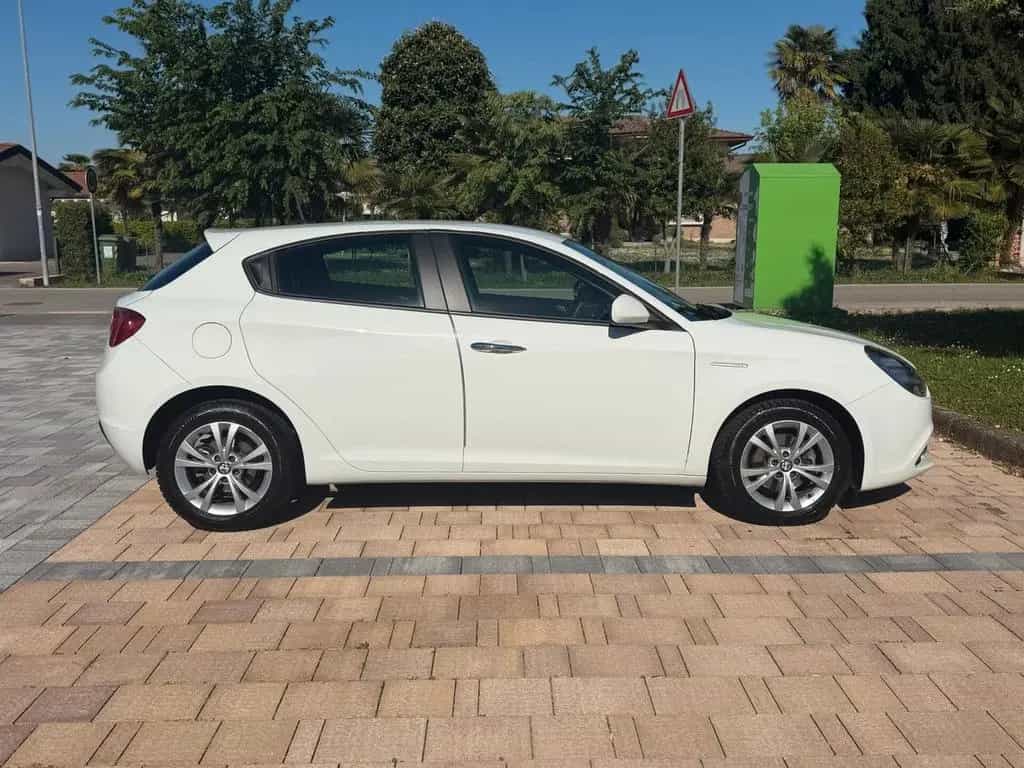 Alfa Romeo Giulietta 1.6 JTDm-2 120 CV Distincti 07/2015-photo-3