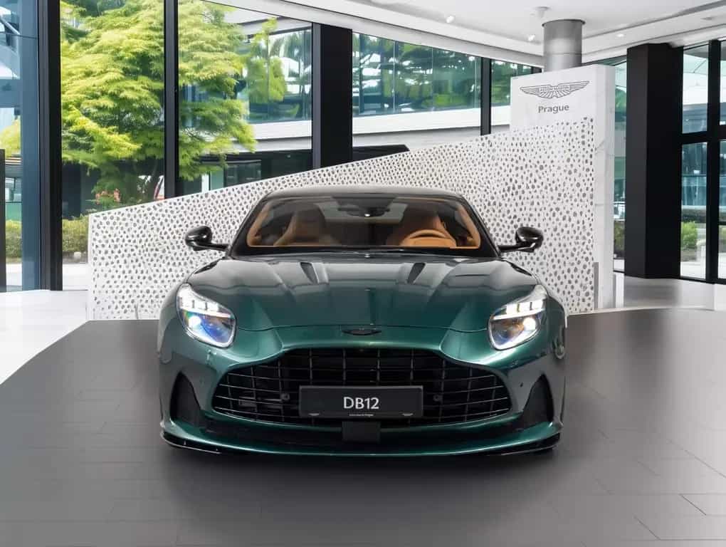 Aston Martin DB12 4.0 V8 null-photo-1