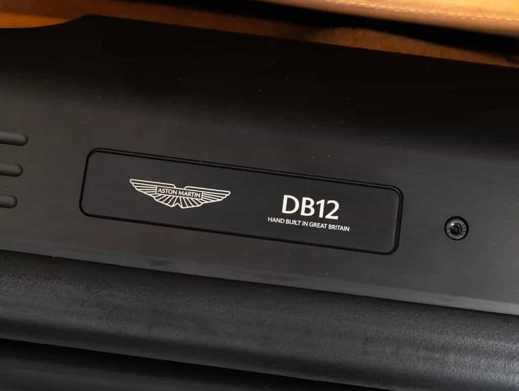 Aston Martin DB12 4.0 V8 null-photo-16