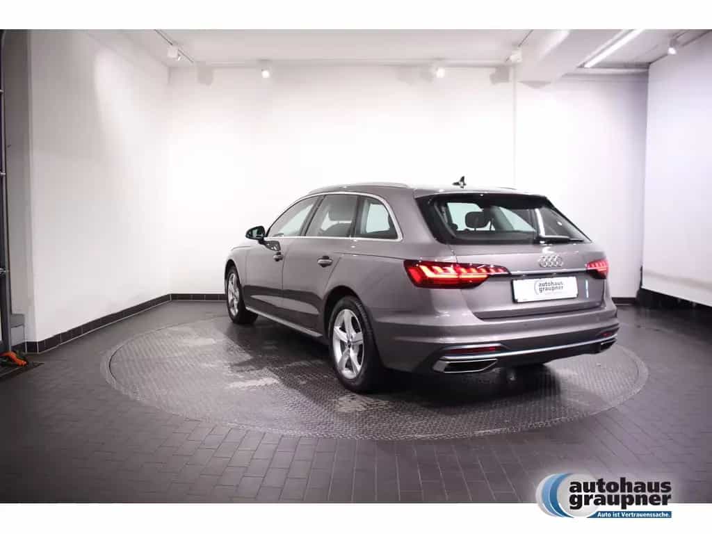 Audi A4 Avant 40 TFSI Advanced PDC SHZ NAVI ACC LED 08/2021-photo-1